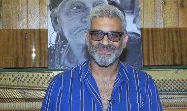 هاني عادل يكشف لأول مرة “اسمي الحقيقي كان عصام” ورسالة من زوجته للمعجبات