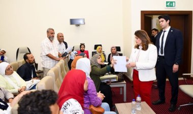 وزيرة الهجرة تستقبل العشرات من أولياء أمور الطلاب المصريين الدارسين في السودان