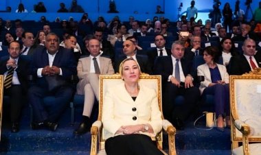 وزيرة البيئة تشهد الجلسة النقاشية حول الاستثمار البيئى و المناخي فى مصر