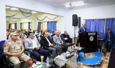 محافظ الشرقية يلتقي العاملين بمديرية الطب البيطرى واداراتها