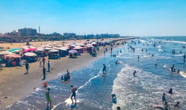 محافظة بورسعيد تحذر المصطافين من نزول البحر اليوم
