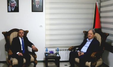 مقابلة سفير مصر في رام الله مع رئيس المجلس الوطني الفلسطيني