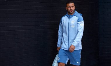 مانشستر سيتي يمدد عقد «ووكر» حتى 2026