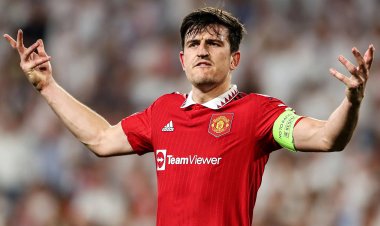 ماجواير يدافع عن نفسه بعد عاصفة الانتقادات