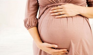 استشاري النساء والتوليد: تأجيل الإنجاب بداية الزواج لا يؤثر على فرص الحمل  (خاص)