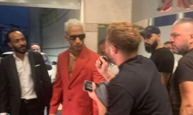 ببدلة حمراء.. محمد رمضان يثير الجدل في حفل الـ«موريكس دور»