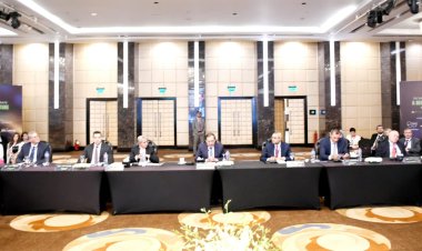 الملا يرأس مائدة مستديرة مع الشركاء العالميين لتوظيف التكنولوجيا في الاسراع بإزالة الكربون بشرق المتوسط