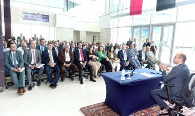 رئيس البورصة المصرية يلتقي مع قيادات شركات الوساطة