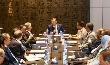 وزير السياحة والآثار يترأس اجتماع مجلس إدارة هيئة المتحف المصري الكبير