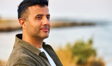 حمزة نمرة يستعيد ذكرياته مع والده: «كان فنان وبيحب الرسم»