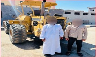 القبض على شخصان لسرقتهما لودر بمنطقة الشروق.. وعاطل بحوزته مهمات السكة الحديد بشبرا 