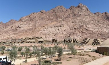 رئيس الوزراء يتفقد مشروعي تطوير وادي الأربعين ومركز المدينة التراثي في سانت كاترين
