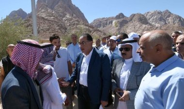 مدبولى يلتقى بمشايخ البدو وقساوسة دير سانت كاترين