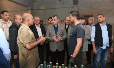 «وزير الإنتاج الحربي» في زيارة مفاجئة لشركة هليوبوليس للصناعات الكيماوية