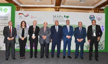 محافظ الوادي الجديد يشارك في مهرجان "النباتات الطبية والعطرية" بالفيوم