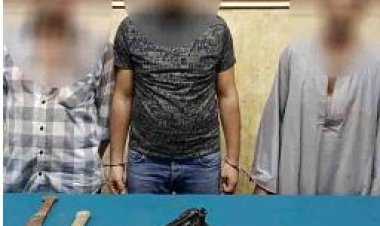 ضبط شخصين لقيامهما بتصنيع أقراص الكبتاجون المخدر و 3 آخرين بحوزتهم حشيس وسلاح نارى بالقاهرة