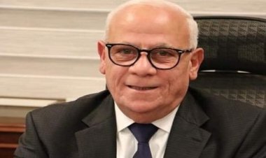 محافظ بورسعيد : يؤكد علي رفع كفاءة النظافة والتعقيم والتطهير بمحيط جميع المدارس