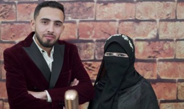 منتقبة تثير الجدل بأغنية «مابروحش مكان».. وزوجها يرد: «أبوها موافق» (فيديو)