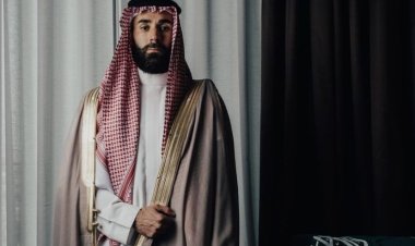 بنزيما يحتفل باليوم الوطني السعودي مرتديًا الزي العربي