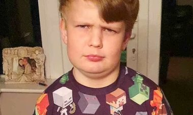 طول القامة يضع أب وطفله في موقف محرج.. ايه الحكاية؟