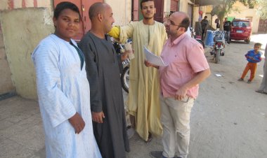 مياه الشرب بسوهاج تستطلع آراء المواطنين بقرية عرابة أبو الدهب