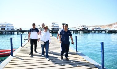 وزيرة البيئة تتفقد الإلتزام باشتراطات ممارسة الأنشطة البحرية بشواطئ شرم الشيخ