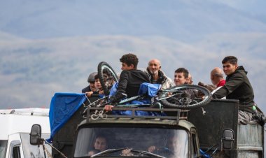 بعد الهجوم الأذربيجاني.. أرمينيا تستقبل آلاف اللاجئين من قرة باغ