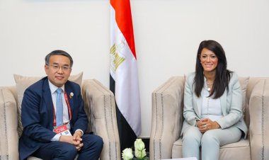 رانيا المشاط تلتقي وزير المالية والخزانة بهونج كونج خلال الاجتماعات السنوية للبنك الآسيوي
