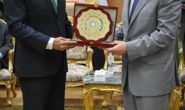 محافظ الشرقية يستقبل محافظي دمياط والدقهلية بمكتبه في الديوان العام