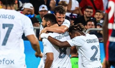 ميلان يقلب تأخره إلى فوز بثلاثية أمام كالياري في الدوري الإيطالي