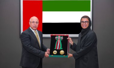 رئيس دولة الإمارات يمنح سفير المجر وسام الاستقلال من الطبقة الأولى