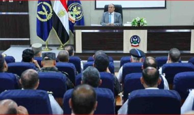 ندوة تثقيفية للضباط المتدربين بكلية التدريب والتنمية بأكاديمية الشرطة