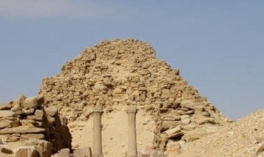 اكتشاف مذهل لأول مرة داخل أحد الأهرامات المصرية