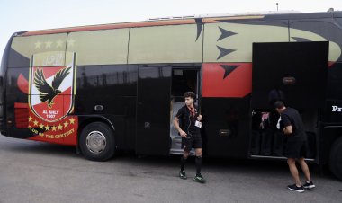 الأهلي يصل إلى ستاد القاهرة استعدادًا لمواجهة سان جورج الإثيوبي