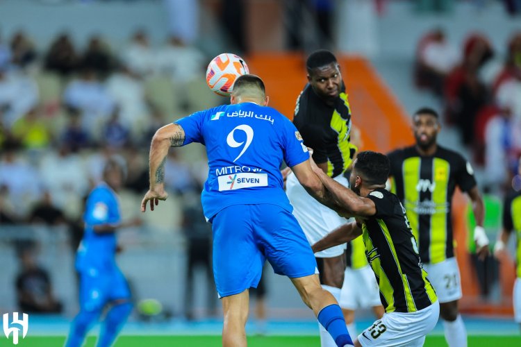 الهلال يفوز على اتحاد جدة برباعية ويعتلي صدارة الدوري السعودي