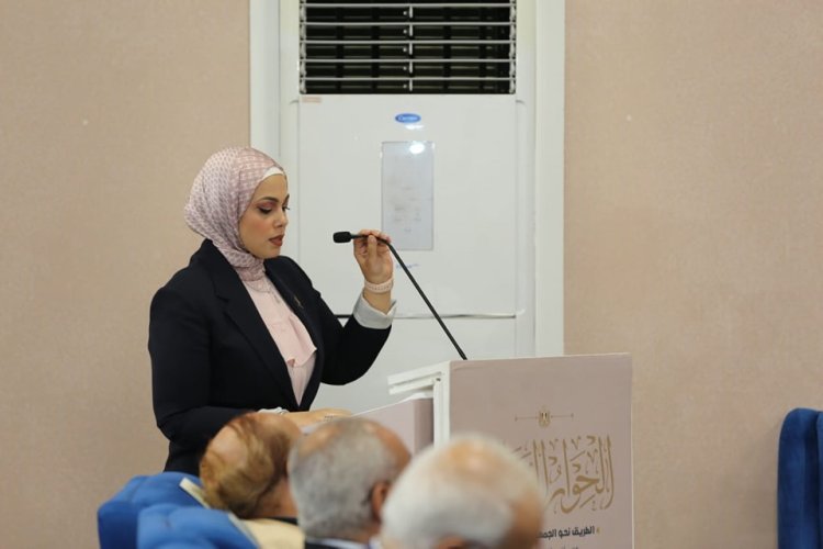 الحوار الوطني.. ممثلة «مصر أكتوبر» تقترح دمج الأحزاب السياسية في «10» كيانات