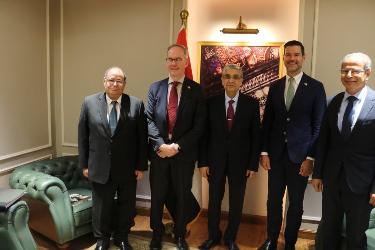 وزير الكهرباء يستقبل وزير التعاون الإنمائي الدولي والتجارة الخارجية السويدي