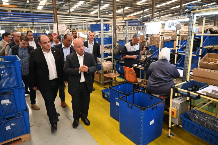 وزير التجارة والصناعة يتفقد المنطقة الصناعية في برج العرب بالإسكندرية