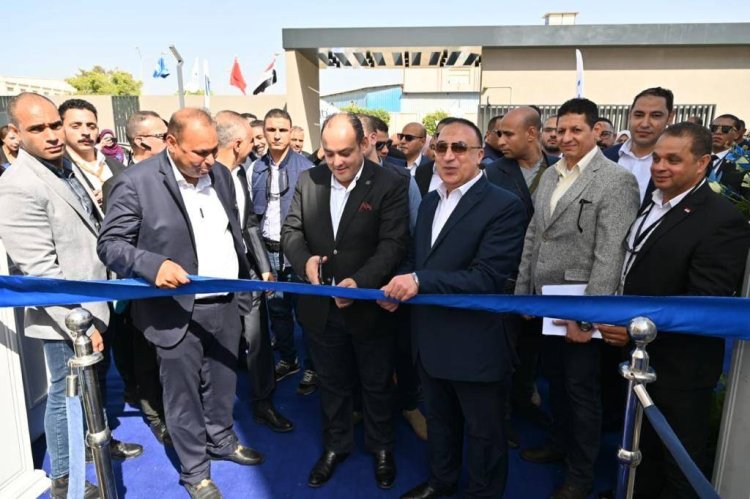 باستثمارات 500 مليون جنيه.. وزير التجارة ومحافظ الإسكندرية يفتتحان مجمع للصناعات الكهربائية