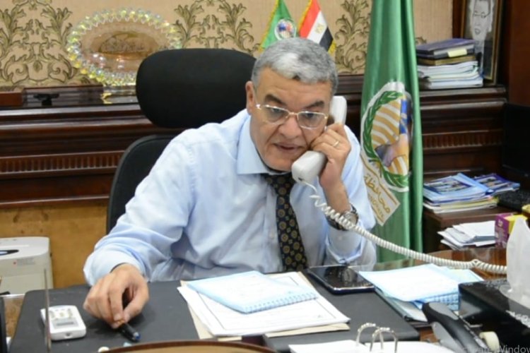 محافظ المنيا يوجه بتوفير سكن مؤقت لأسرة بلا مأوى
