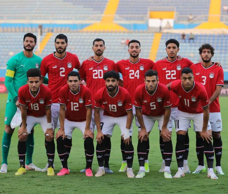 منتخب مصر يرتدى زيه التقليدي أمام تونس 