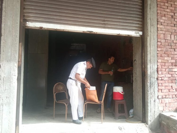 غلق وتشميع ورشة حدادة تصدر ضوضاء بسبب شكوي مواطن بالوراق