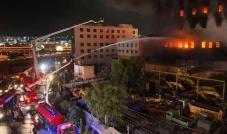 إصابة 51 شخصًا في حريق مصنع إسفنج بالزقازيق