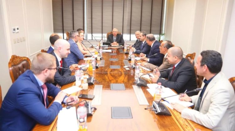وزير الزراعة يلتقي بممثلي إحدى المؤسسات الروسية الكبرى