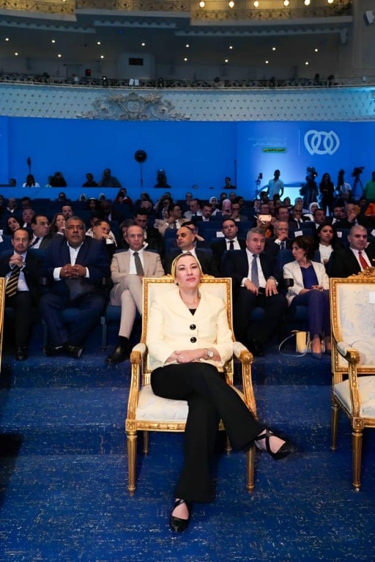 وزيرة البيئة تشهد الجلسة النقاشية حول الاستثمار البيئى و المناخي فى مصر