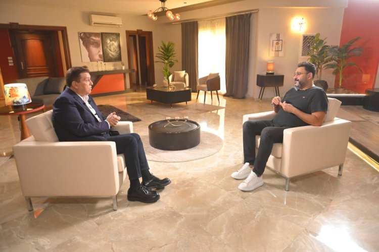 الجمعة.. أكرم حسني ضيف برنامج معتز الدمرداش على قناة الشرق الإخبارية