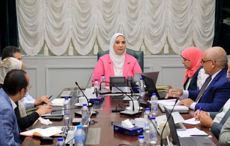 وزيرة التضامن تترأس اجتماعًا لتنفيذ زيادات "تكافل وكرامة"