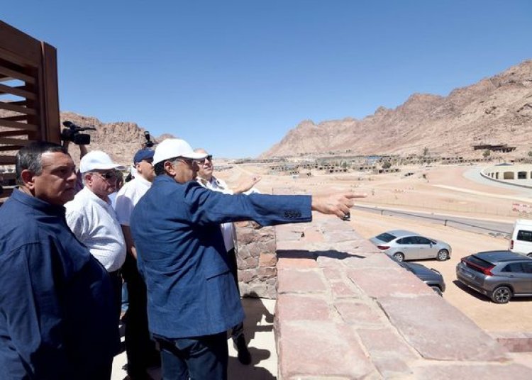 مصطفى مدبولي يتابع مشروع إنشاء المنتجع السياحي الجبلي بسانت كاترين