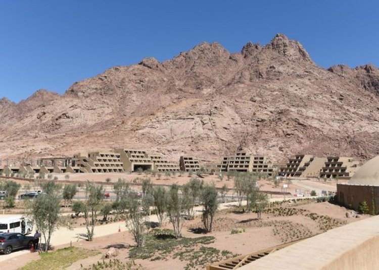 رئيس الوزراء يتفقد مشروعي تطوير وادي الأربعين ومركز المدينة التراثي في سانت كاترين