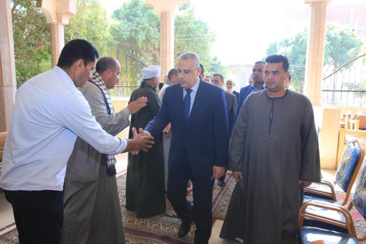 محافظ سوهاج يؤدى واجب العزاء فى الكاتب الصحفى حربي عبدالهادي